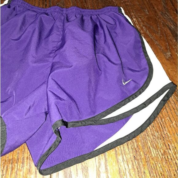 Medium Nike Dri Fit Purple White Lined Athletic Workout Casual Running  Shorts - Picture 5 of 6